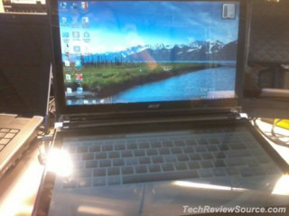 Lộ ảnh laptop hai màn hình của Acer