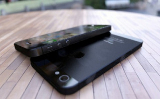 Lộ ảnh nghi là của iPhone 5 màu đen