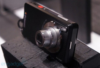 Máy ảnh ‘lai’ điện thoại của Polaroid