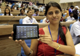 Máy tính 35 USD của Ấn Độ được nâng cấp Android 4.0