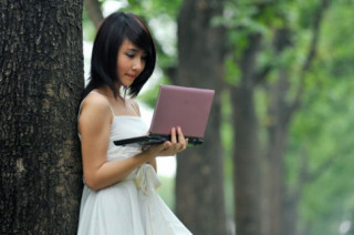 Miss Eee PC điệu cùng netbook