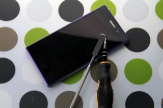 ‘Mổ bụng’ điện thoại chụp hình 20 ‘chấm’ Sony Xperia Z1