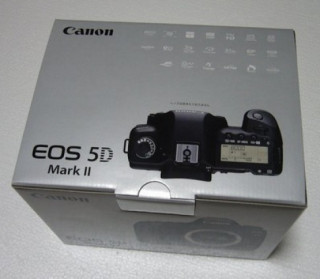 ‘Mở hộp’ Canon EOS 5D Mark II