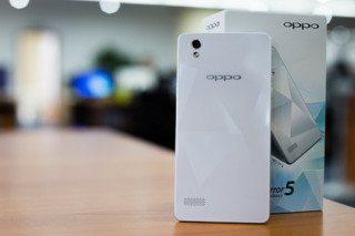 Mở hộp Oppo Mirror - smartphone ‘kim cương’ 2 sim