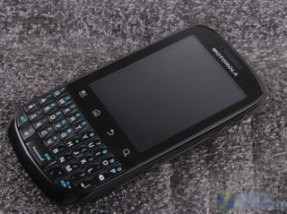 Motorola giới thiệu XT316 chạy Android giá rẻ