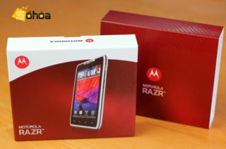 Motorola Razr trắng xuất hiện ở Hà Nội