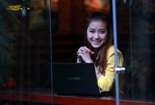 Ngắm laptop Toshiba R700 tại Việt Nam