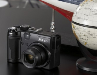 Nikon Coolpix P6000 - máy ảnh định vị toàn cầu