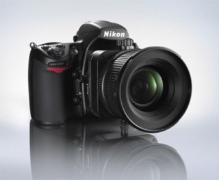 Nikon D700 - tiếp tục cuộc chơi full-frame
