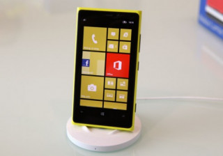 Nokia bán Lumia 920 và 820 ở VN ngay tháng 11