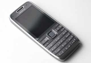 Nokia E52 giá hơn 6 triệu đồng