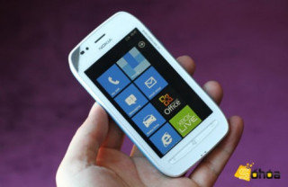 Nokia Lumia 710 giá 6,3 triệu tại VN