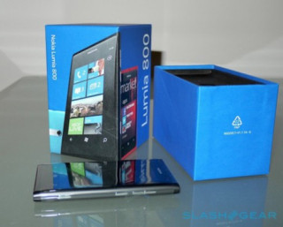 Nokia Lumia 800 bán ra không như kỳ vọng