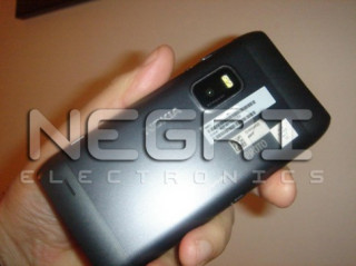 Nokia N8-01 có bàn phím QWERTY và camera 8 ‘chấm’