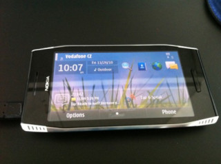 Nokia X7 chạy Symbian^3 với 4 loa