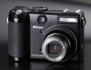 P5100 - máy ảnh CoolPix cao cấp nhất của Nikon