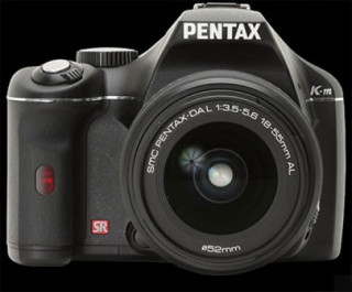 Pentax K2000 ‘entry-level’ mà không thấp
