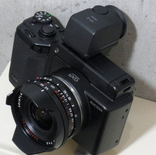 Ricoh GXR lắp được ống kính Leica
