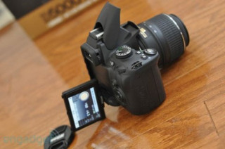Rộn ràng ‘đập hộp’ Nikon D5000