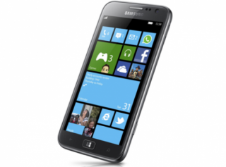 Samsung hoãn bán điện thoại Windows Phone 8