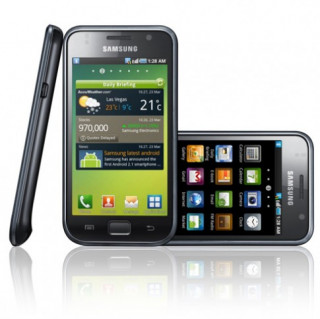 Samsung i9000 với màn hình Super AMOLED 4 inch