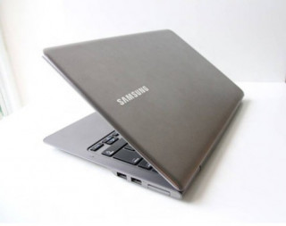 Samsung ra laptop series 5 giá ‘mềm’