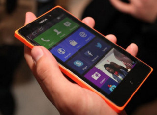 Smartphone Android 5 inch giá rẻ của Nokia bắt đầu bán