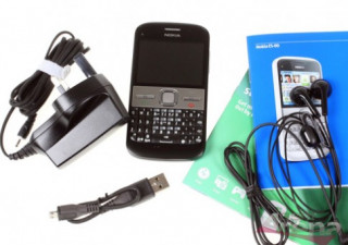 Smartphone pin khỏe Nokia E5