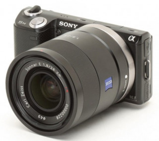 Sony ra 4 ống kính cho máy NEX và Alpha