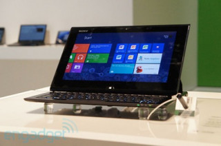 Sony trình làng hai máy tính Windows 8 ‘lai’, dáng ‘độc’