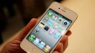 Teen bán vỏ iPhone 4 màu trắng bị Apple kiện
