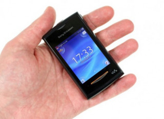 Walkman Phone cảm ứng tí hon