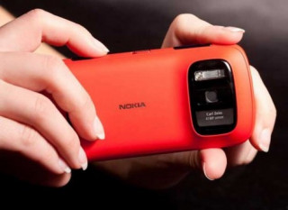 Windows Phone đầu tiên của Nokia dùng camera 41 ‘chấm’