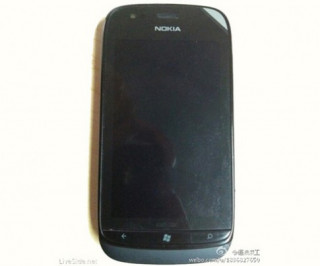 Windows Phone thứ 5 của Nokia lộ diện