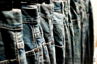 5 cách giúp quần jeans bền màu