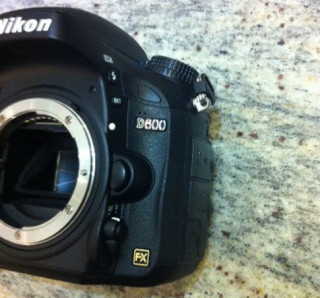 Ảnh thực tế Nikon D600 xuất hiện