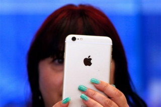 Apple lãi hàng tỷ USD với iPhone 16GB