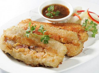 Bánh chưng rán sốt chua cay