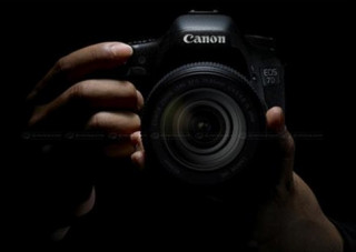 Canon sẽ ra ít máy ảnh ‘khủng’ năm nay