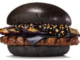 Chuyện chiếc burger đen và chiến thuật marketing của Burger King Nhật