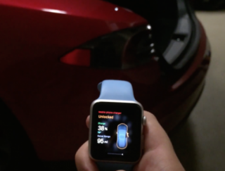 [Clip] Xem Apple Watch điều khiển được xe hơi