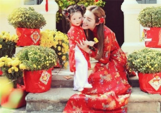 Con nhà sao Việt “xinh đứ đừ” diện áo dài đón Tết