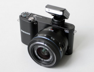 ‘Đập hộp’ Samsung NX1000 - đối thủ của Sony NEX tại VN