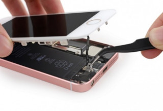 iPhone SE có thể ngâm trong nước hơn một giờ