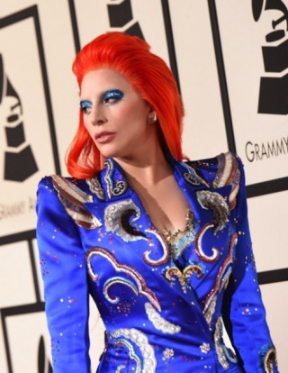 Kể cả ban ngày, đố bạn bình tĩnh khi gặp Lady Gaga!