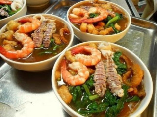 Loanh quanh Hà Nội thưởng thức hương vị Thái Lan
