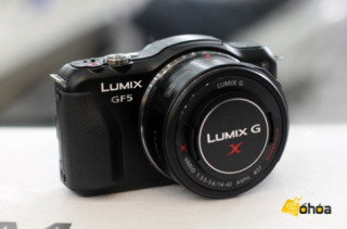 Lumix GF5 màn cảm ứng giá 14,5 triệu
