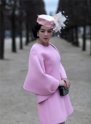 Lý Nhã Kỳ đẹp mơ màng giữa lòng Paris