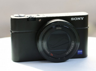 Máy ảnh compact cao cấp Sony RX100 III giá 19 triệu đồng
