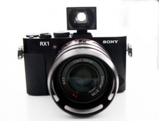 Máy ảnh compact full-frame của Sony giá gần 60 triệu
